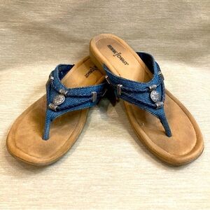 MINNETONKA Sz 9 Denim Jeans Silver Embellishments Toe Post Slip On Sandals